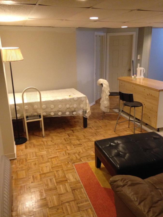 Montreal Accommodation Near Downtown المظهر الخارجي الصورة