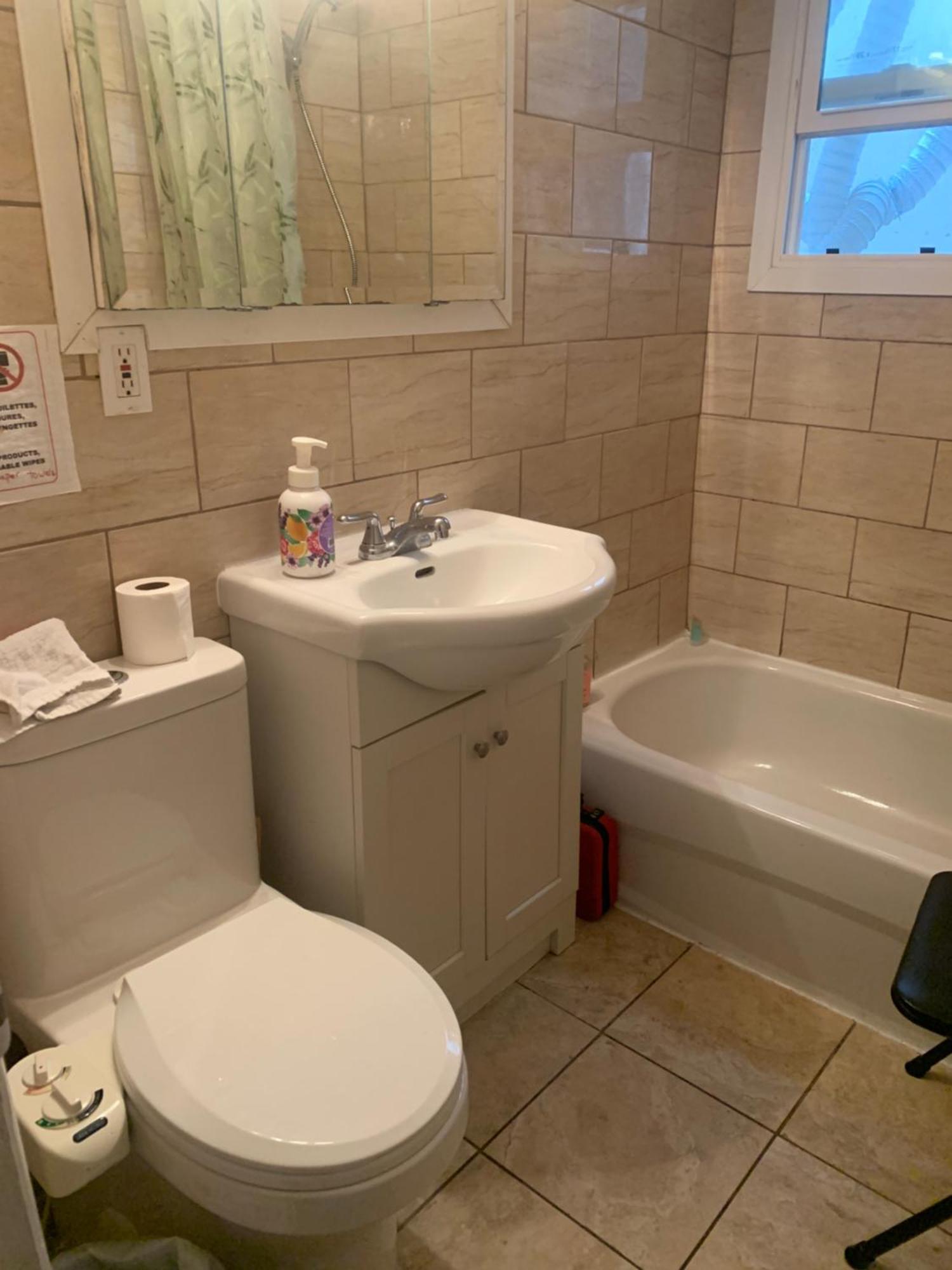 Montreal Accommodation Near Downtown المظهر الخارجي الصورة