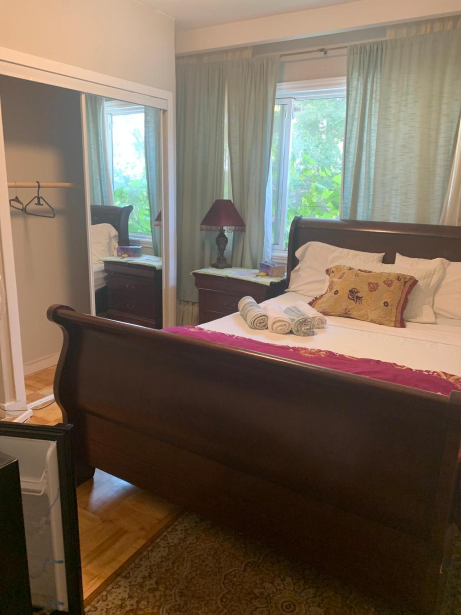 Montreal Accommodation Near Downtown المظهر الخارجي الصورة